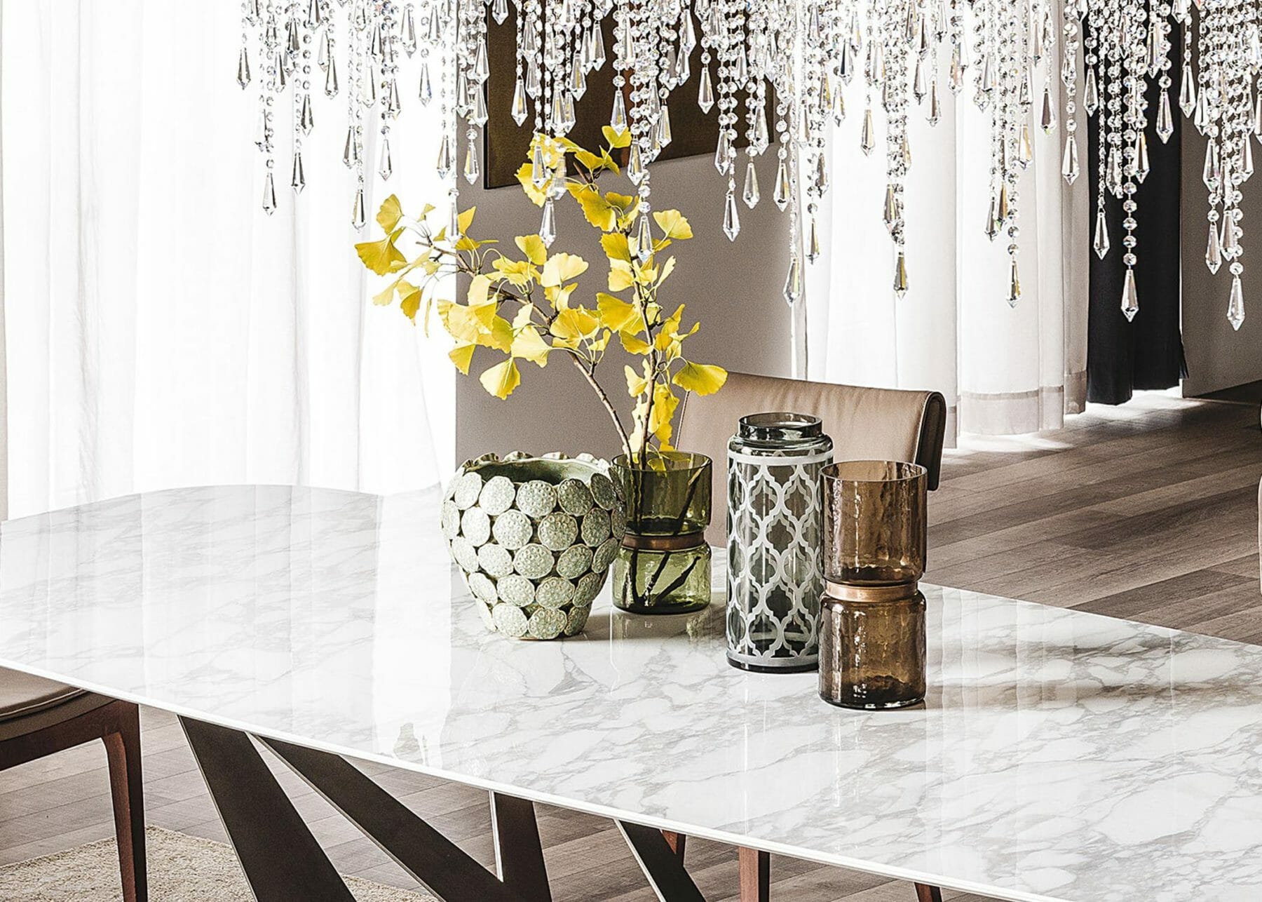 Sculptural Summer Modern Dining Room Centerpiece